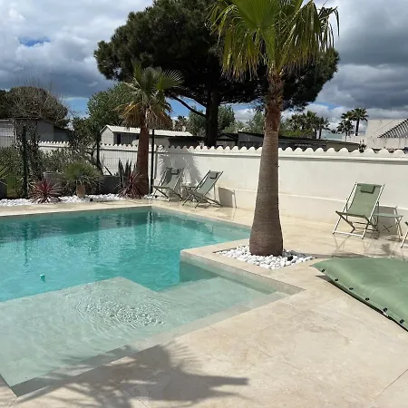 Vila House With Pool, Access By Private Road