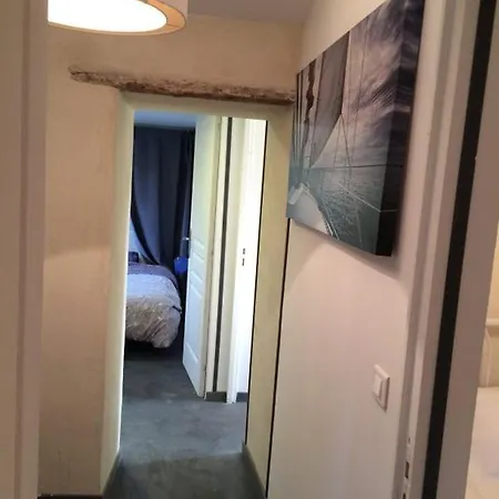 House With Pool, Access By Private Road וילה