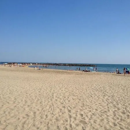 House With Pool, Access By Private Road וילה *