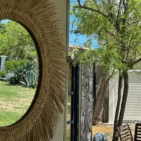 House With Pool, Access By Private Road וילה *