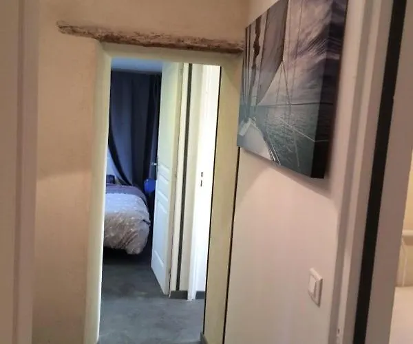 House With Pool, Access By Private Road Villa