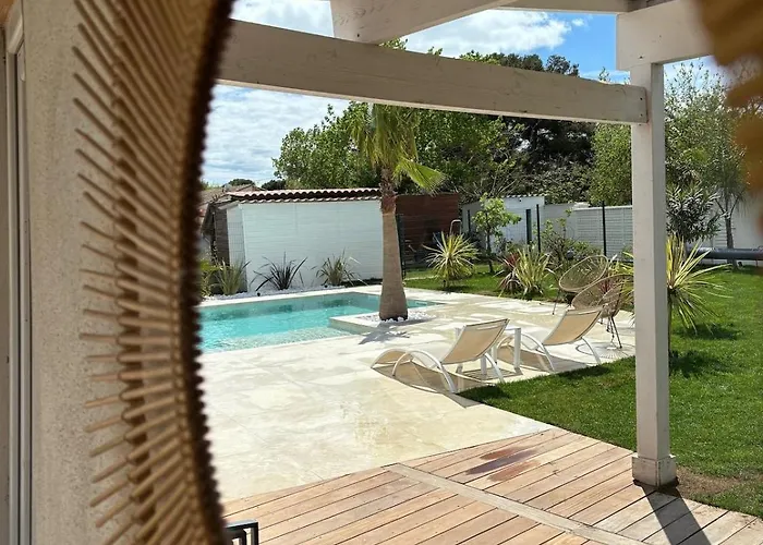 House With Pool, Access By Private Road * Le Grau-dʼAgde